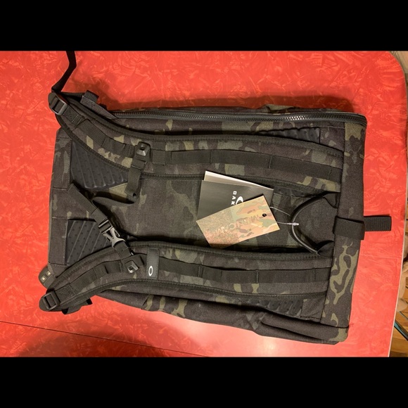 Oakley roll top pack - Picture 2 of 3